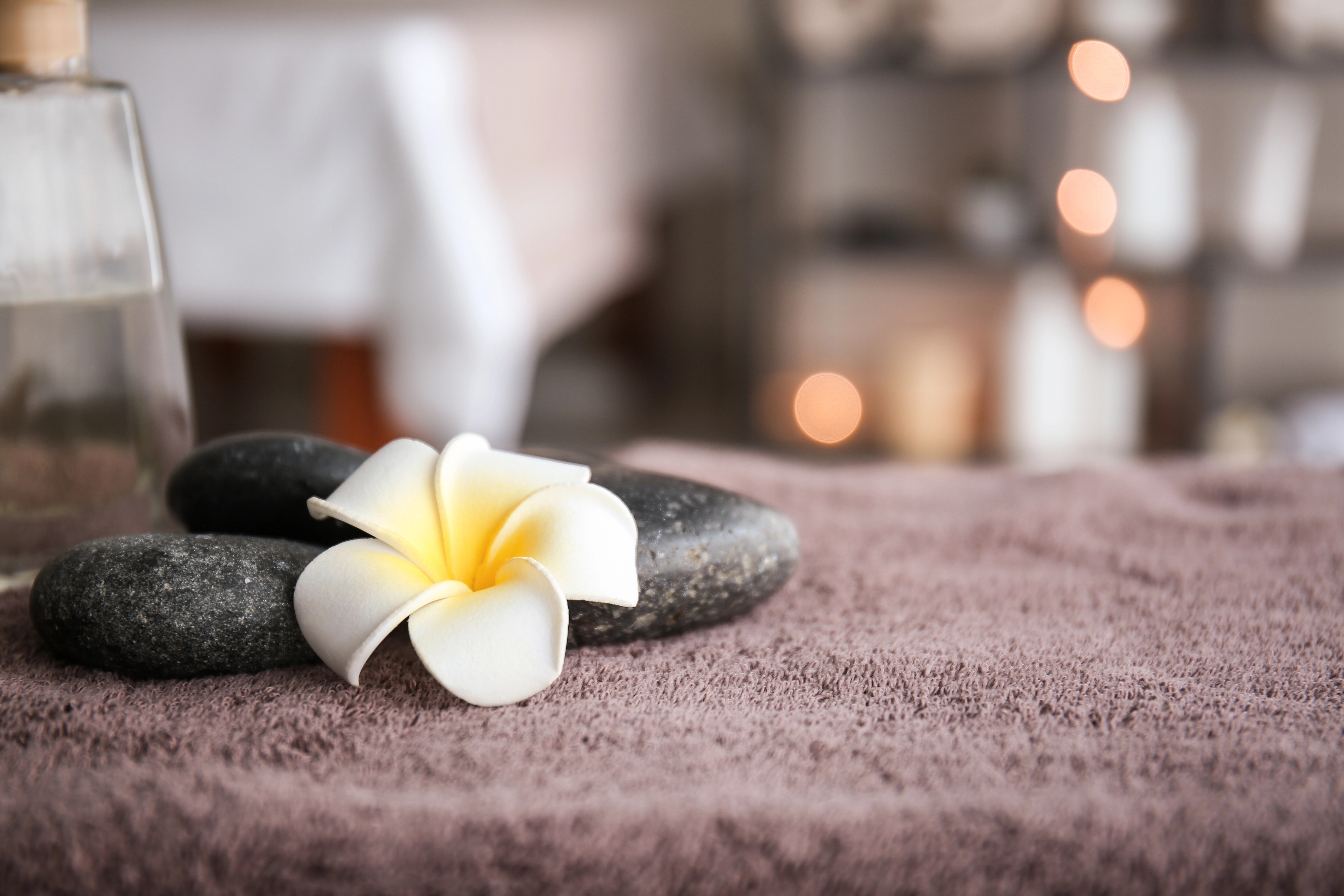 <p>Reconnect and refresh during your break. Midday sessions to elevate your mood and circulate your vitality.</p>